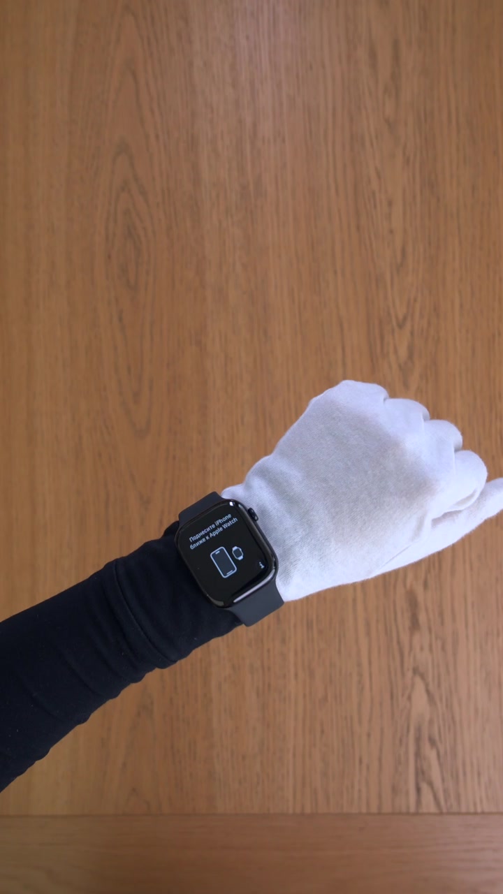 Apple Watch Series 11 46 мм Корпус из алюминия «Jet Black» Спортивный ремешок M/L «Black»