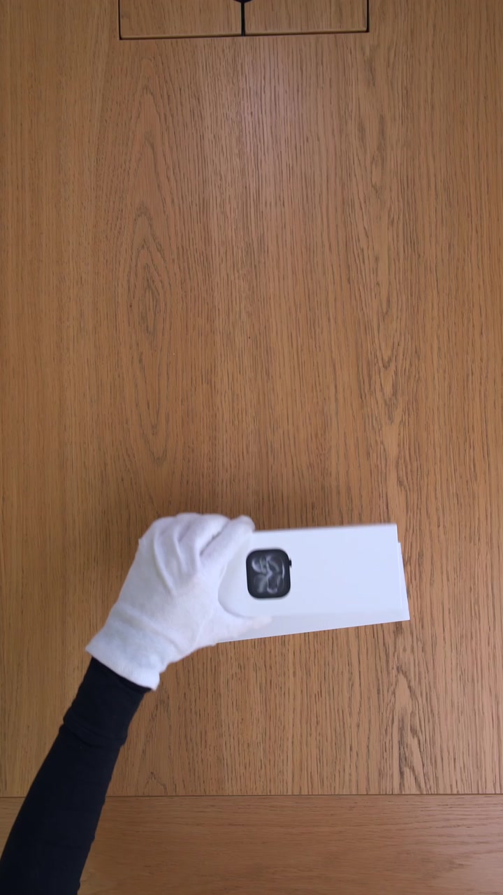Apple Watch Series 11 46 мм Корпус из алюминия «Jet Black» Спортивный ремешок M/L «Black»