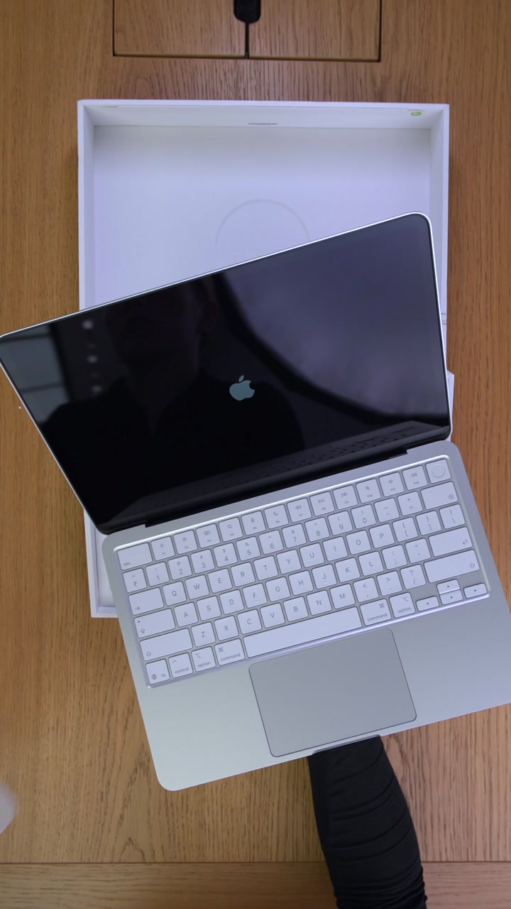 Apple MacBook Neo (2026) A18 Pro (6CPU/5GPU/8GB/512GB) Silver (MHFC4)