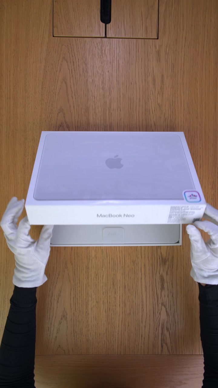 Apple MacBook Neo (2026) A18 Pro (6CPU/5GPU/8GB/512GB) Silver (MHFC4)