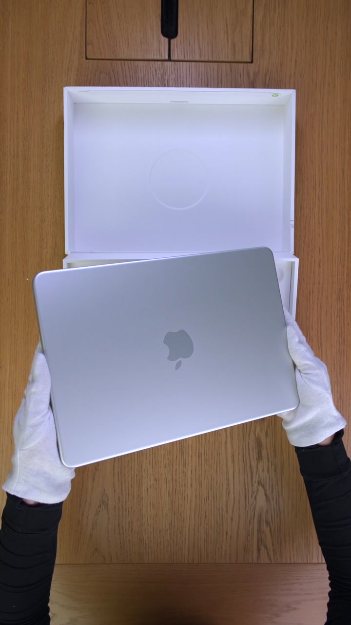 Apple MacBook Neo (2026) A18 Pro (6CPU/5GPU/8GB/512GB) Silver (MHFC4)