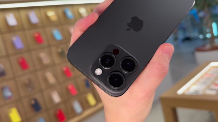 iPhone 15 Pro Black Titanium