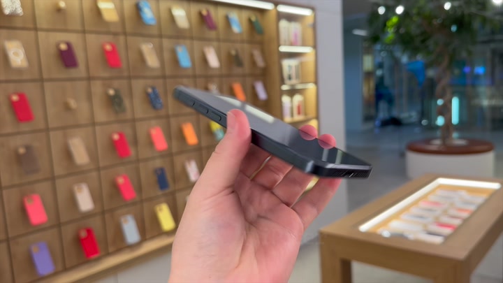 iPhone 15 Pro Blue Titanium