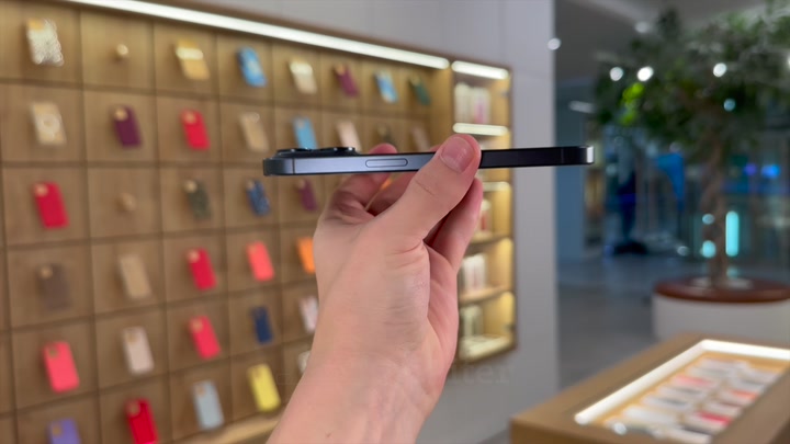 iPhone 15 Pro Blue Titanium