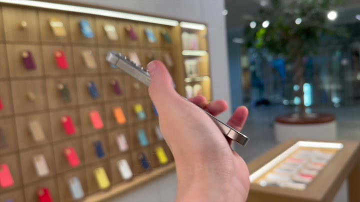 iPhone 15 Pro Natural Titanium