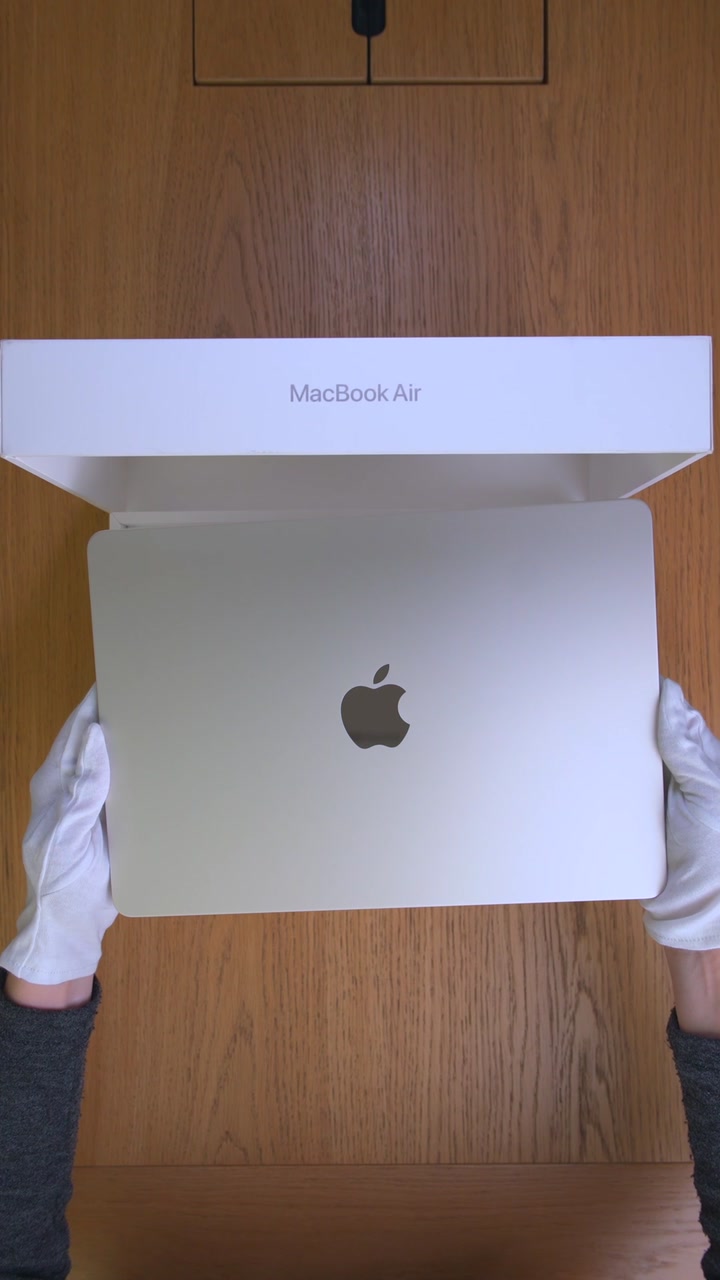 Apple MacBook Air 13 (2026) M5 Starlight