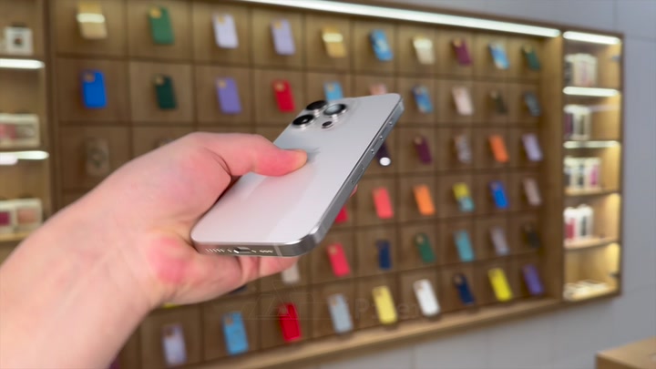 iPhone 15 Pro White Titanium