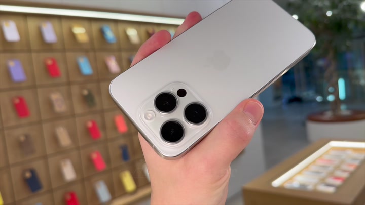 iPhone 15 Pro White Titanium