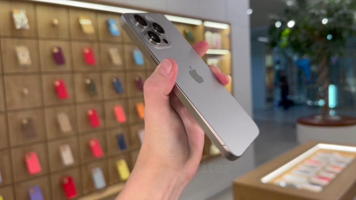 iPhone 15 Pro Max Natural Titanium
