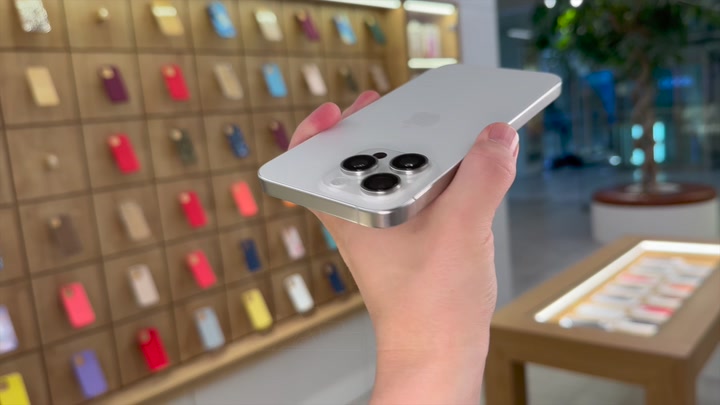 iPhone 15 Pro Max White Titanium