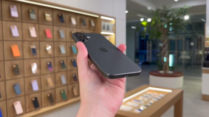 iPhone 17 Black
